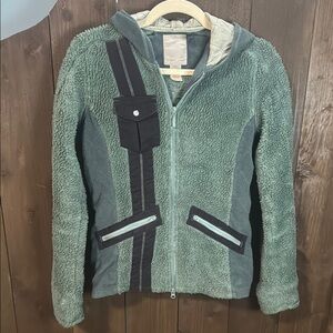 Horny Toad— Women’s Green and Black Fleece Zip-Up Jacket— size S